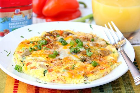 Easy Air Fryer Omelette - Prepared in the air fryer and filled with fresh veggies and cheese, this omelette is delicious and ready in 6 minutes! #bitzngiggles #airfry #airfried #airfryer #omelette #eggs #cheese #veggie #vegetable #vegetables #recipe #easy #breakfast #egg Air Fryer Omelette, Air Fryer Eggs, Air Fryer Ninja, Air Fryer Baked Potato, Good Morning Breakfast, Taiwan Food, Omelette Recipe, Easy Air Fryer, Air Fryer Recipes Healthy