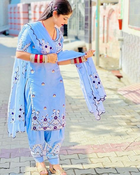 Punjabi Suit designs Punjabi Suit Designs Latest, Trending Punjabi Suits, Suits Design Latest, Salwar Suit Design, Latest Punjabi Suits, Salwar Suit Designs, Punjabi Salwar, Get Free Iphone, Punjabi Salwar Suits