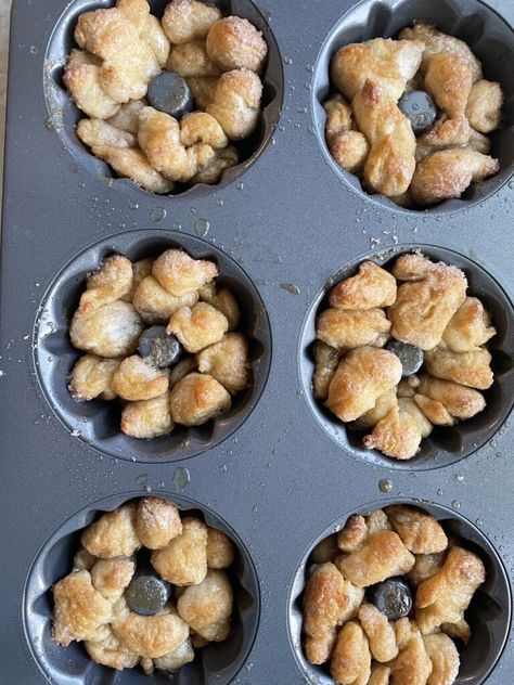 Mini Monkey Bread with homemade dough - Aqueena The Kitchen Mini Bundt Monkey Bread, Cini Mini Monkey Bread, Mini Monkey Bread Muffins, Bundt Monkey Bread, Pull Apart Cinnamon Bread, Mini Monkey Bread, Monkey Bread Muffins, Bread Calories, Cinnamon Pull Apart Bread