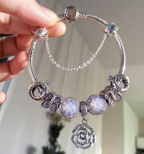 This is such a gorgeous multilayered silver, puple and royal blue charm bracelet. My favorite simple but stylish type of jewelry / accessory. Everyone needs on this spring. #springfashion  #springsummer2019 #jewelry ~ @DollyGang🎀 Pandora Charm Bracelet Ideas, Stylish Jewelry Accessories, Pandora Bracelet Ideas, Charm Bracelets For Girls, Heart Shaped Diamond Ring, Pandora Bracelet Charms Ideas, Pandora Bracelet Designs, Pandora Jewelry Charms, Blue Charm