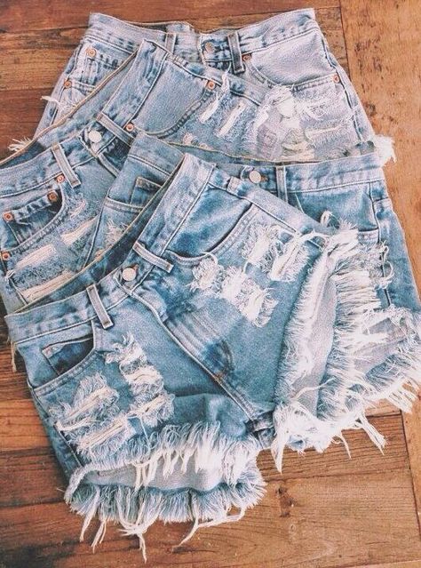 Outfits With Heels Part 1: Cute Winter Outfits (Ripped Jeans) Slideshow: Read more: 4 Tips to Improve Overall Appearance and Fashion Trends Outfits Shorts, Tokyo Street Fashion, Fitness Outfits, Diy Vetement, Country Wear, Clothes Diy, Workout Outfits, Destroyed Denim, Summer Styles