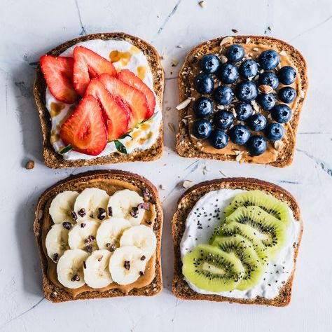 Cream Cheese Toast, Delicious Dinner Ideas, Fruit Toast, Peanut Butter Toast, Resep Diet Sehat, Bistro Food, Breakfast Toast, Resep Diet, Fruit Breakfast