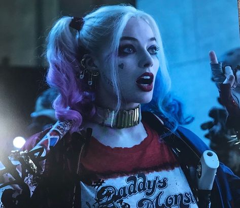 New stills of Margot as Harley Quinn in a 2019 Calender. - Credit to @/harleymovienews on Twitter!! - tags; #wonderwoman #superman #joker… Harley Quinn Kunst, Arley Queen, Harley Quinzel, Harley Quinn Halloween, Yellow Hearts, Der Joker, Margot Robbie Harley Quinn, Margot Robbie Harley, Harley Quinn Drawing