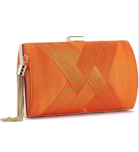 Orange weaved clutch bag with chain #clutch #clutchbag #designerbag #handbags Wedding Clutch Purse, Classy Purses, Fringe Handbags, Best Purses, Bag With Chain, Party Clutch, Wedding Clutch, Evening Handbag, Rhinestone Ring