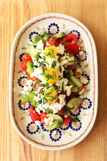 Dolce Fooda: Shopska salad (Šopska salata) Balkan Cuisine, Bulgarian Dishes, Shopska Salad, Bulgarian Food, Favorite Salad, White Cheese, European Cuisine, Bulgarian Recipes, Soup And Stew