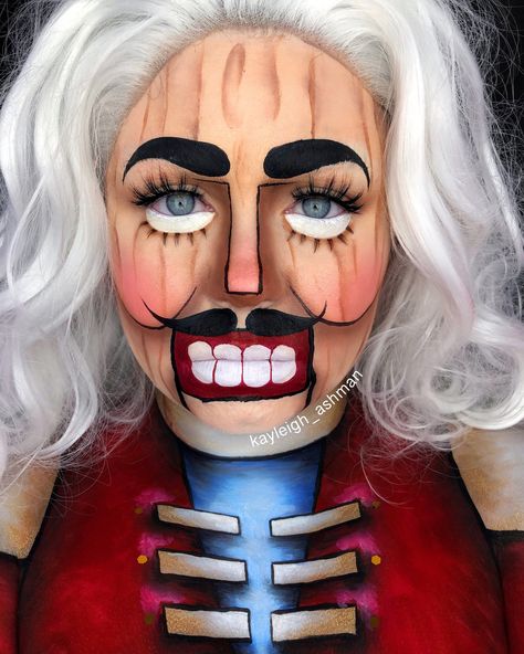 Nutcracker Makeup Ideas, Christmas Character Makeup, Nutcracker Makeup, Haunted House Makeup, Xmas Makeup, Beauty And Cosmetics, Christmas Eye Makeup, Great Makeup, Christmas Makeup Look