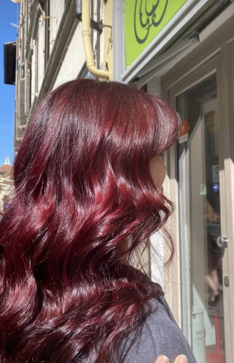 Red hair
Hair inspo 
Long wavy hair Red Shadow Root, Red Hair Dark Roots, Red Hair Dark, Hair Dark Roots, Red Shadow, Red Roots, Shadow Root, Hair Dark, Red Highlights