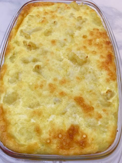 This Keto Friendly Cheesy Cauliflower Casserole is healthy and delicious. Cauliflower Casserole Recipes, Veggie Casserole, Cauliflower Dishes, Cauliflower Casserole, Keto Side Dishes, Easy Casserole Recipes, Veggie Dishes, Vegetable Dishes, Vegetarian Dishes