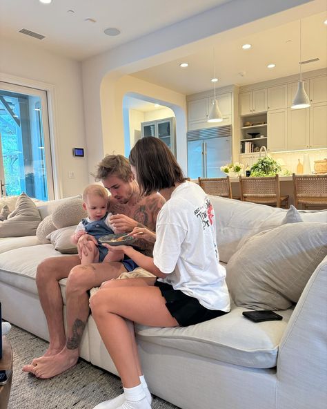 Justin Bieber Singing, Justin Bieber Baby, Hayley Bieber, Justin Hailey, Camila Morrone, Cutest Couple Ever, Justin Beiber, The Love Club, Better Half