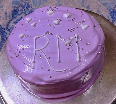 RM BTS BIRTHDAY CAKE Rm Birthday Cake, Bts Birthday Cake, Rm Birthday, Bts Birthday, Bts Birthdays, Jimin Funny, Rm Bts, Bts Jimin Funny