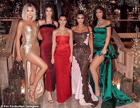 Glam: There were also multiple snapshots of Mrs. West and her famous sisters, all looking ... Kendall Ve Kylie, Kendall E Kylie, Kardashian Christmas, Kendall Y Kylie Jenner, Kim Kardashian Family, Stile Kendall Jenner, Vestido Strapless, Glamorous Christmas, Looks Kylie Jenner