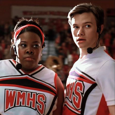 kurtcedes - glee Choir Room, Finn Hudson, Glee Fashion, Glee Club, Chris Colfer, Glee Cast, Darren Criss, Original Song, Really Funny Pictures