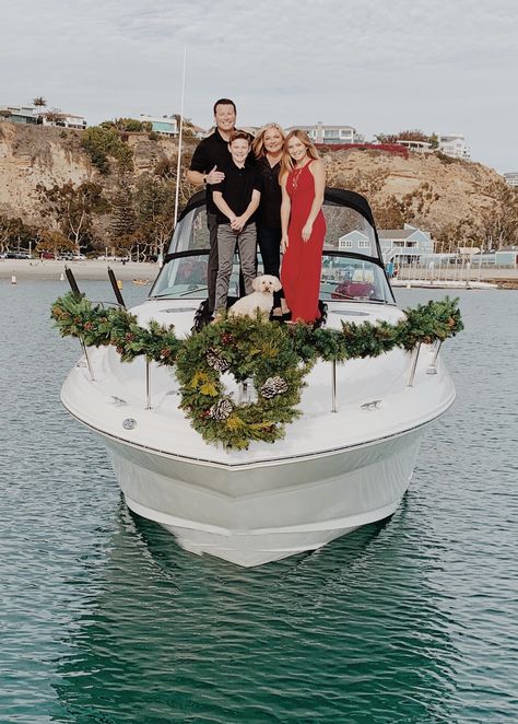 Christmas family photo on boat Christmas Beach Photos, Alabama Christmas, Boat Photoshoot, Family Boats, Christmas Card Pictures, Christmas Card Ideas, Handcrafted Knife, Nautical Christmas, Boat Decor