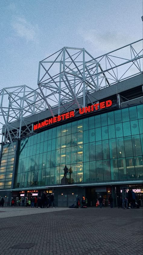 Manchester Old Trafford, Man Utd Stadium, Manchester United Stadium Wallpapers, Man United Stadium, Football Wallpaper Manchester United, Manchester United Widget, Old Trafford Stadium Wallpapers, Manchester United Aesthetic Wallpaper, Old Trafford Aesthetic