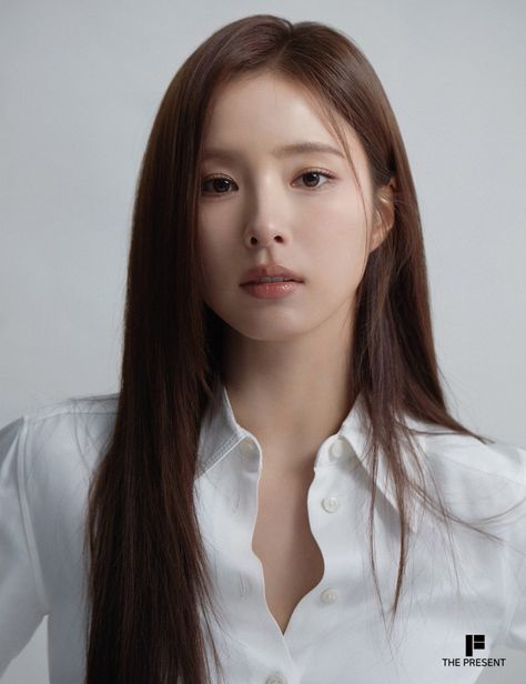 Autumn Mute, Shin Sekyung, Korea Actress, Shin Se Kyung, Asian Actresses, Zodiac Sign Leo, Dragon Girl, Korean Shows, Song Hye Kyo