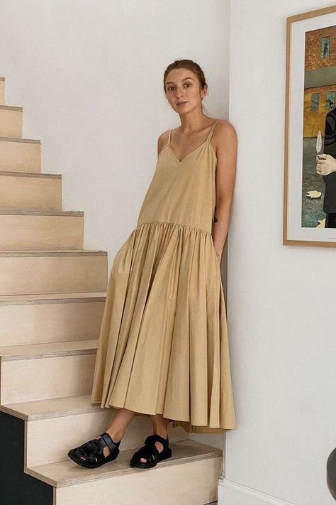 Minimalist Summer, Robin Wright, Minimalist Dresses, Looks Street Style, Outfits Casual, Fashion Mode, Mode Inspiration, Primavera Estate, Summer Dresses For Women