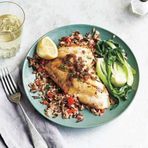 Tilapia with warm sherry vinaigrette & wild rice | Healthy Recipes | WW Canada Rice Healthy Recipes, How To Make Tilapia, Garden Vegetable Soup, Rice Healthy, Wild Rice Recipes, Pasta With Meat Sauce, Meat Pasta, Healthy Changes, Gluten Free Rice