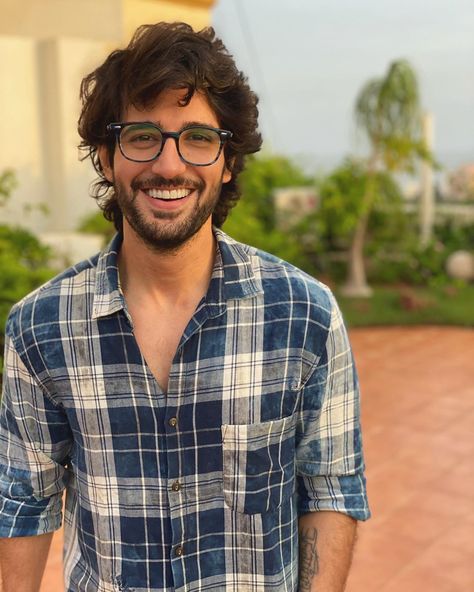 Aditya Seal, Rhea Chakraborty, Swag Boys, Men Haircut, Horror Books, Hipster Mens Fashion, Haircuts For Men, Style Icons, Casual Button Down Shirt