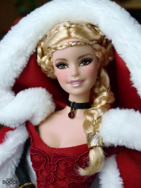 Refugio Rosa (David Bocci) El Blog: Mrs. Claus os desea una Feliz Navidad! Christmas Barbie, Barbie Model, Holiday Barbie, Barbie Birthday, Doll Painting, Beautiful Barbie Dolls, Fantasy Costumes, Christmas Dolls, Mrs Claus