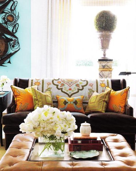 Turquoise wall and colorful accents Living Room Decor Brown Couch, Brown Couch Living Room, Brown Couch, Dark Furniture, Trendy Living Rooms, Deco Boheme, Brown Living Room, Brown Sofa, Living Room Colors