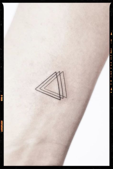 Mathematical Tattoo, Bracelet Tattoos For Women, Into Tattoo, Geometric Mountain Tattoo, Honey Bee Tattoo, Bracelet Tattoos, Geometric Line Tattoo, Tattoo World, Bracelet Tattoo