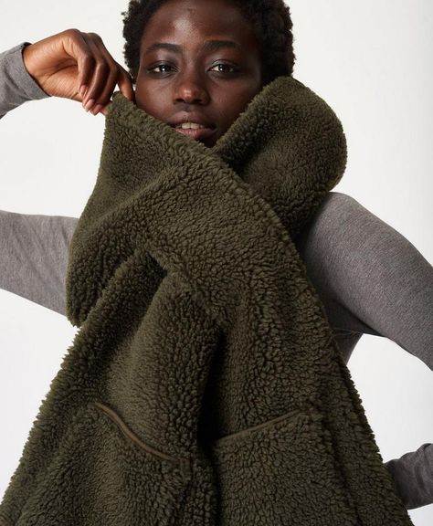 Sherpa Pocket Scarf - darkforestgreen | Women's Accessories | www.sweatybetty.com Pocket Scarf, Womens Gym, Pocket Scarves, Fleece Scarf, Out Of The Woods, Gym Clothes Women, Project Runway, Dark Forest Green, Running Leggings