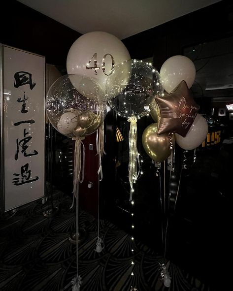 ✨ Celebrating Zainab’s 40th Birthday in Style! 🎉 We had the pleasure of creating a light, nice, and elegant balloon decor for Zainab’s 40th birthday celebration at the popular London restaurant, @chinatanglondon . 🌟🎈 The atmosphere was filled with joy and sophistication, perfectly matching Zainab’s vision for her special day. Crafting beautiful balloon arrangements that elevate any occasion is what we do best. Thank you, Zainab, for letting us be part of your milestone celebration! 💖 #40th... 40th Birthday Decoration Ideas, Birthday Decoration Ideas For Women, 40th Birthday Table, Bday Balloons, Mums Birthday, London Restaurant, Birthday Table Decorations, 40th Birthday Decorations, Balloon Arrangements