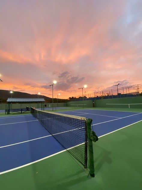 Tennis Asthetic Picture, Tennis Court Aesthetic, Tennis Sunset, Tennis Things, Tennis Vibe, Aesthetic Tennis, Mode Tennis, Tennis Lifestyle, Tennis Pictures