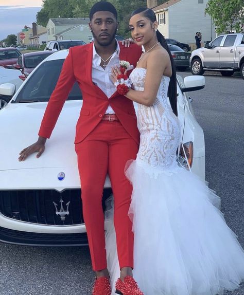 Red And White Prom Suit, Prom Ideas Men, Prom Outfits For Couples, White Prom Suit, Red Prom Suit, Prom Outfits For Guys, Prom Dates, Classic Suits, Prom Men