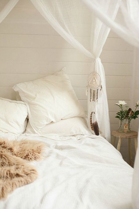 1/2/3/4/5 Since being a kid I have always loved bed canopies,  I think there is something really magical... Bedroom Bliss, White Sheets, Dreamy Bedrooms, Dream Bedroom, Minimalist Bedroom, On The Floor, New Room, House Inspiration, The Floor