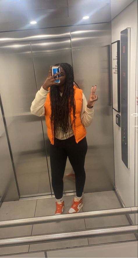 Air Jordan 1 Starfish Outfit Women, Outfits With Starfish Jordans, Jordan Starfish Outfit Women, Leggings Air Force 1 Outfit, Outfits For Orange Dunks, Leggings With Jordans Outfit, Orange And Brown Jordan 1 Outfit, Orange Cargo Pants Outfit Black Women, Orange Jordans Outfit For Women