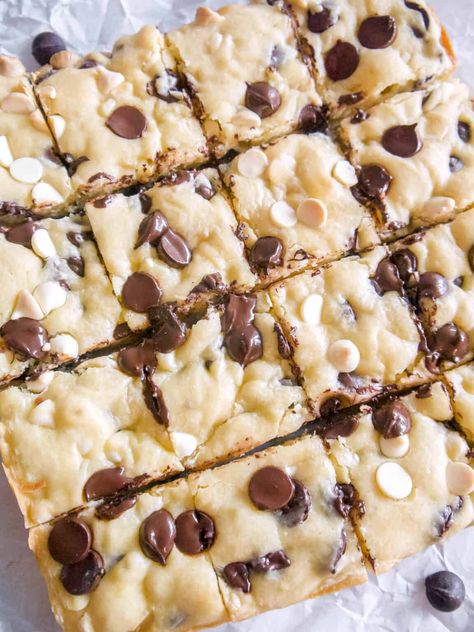 White Chocolate Brownies - Perchance to Cook White Chocolate Recipes Easy, White Brownies, White Chocolate Brownies, Cosmic Brownies, White Chocolate Recipes, White Chocolate Fudge, Brownie Frosting, Chocolate Chip Brownies, Chocolate Fudge Brownies