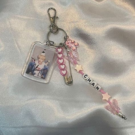 Bangchan Bead Bracelet, Skz Keychain Diy, Stray Kids Accessories, Diy Kpop Crafts Skz, Skz Phone Charm, Skz Crafts Ideas, Straykids Keychain, Bangchan Bracelet, Skz Diy Ideas