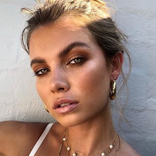 Obsessed with this bronze beach makeup Natural Summer Makeup, Gold Eye Makeup, Make Up Inspiration, Linda Hallberg, Formal Makeup, Smink Inspiration, Pinterest Makeup, Makijaż Smokey Eye, Beauty Shots