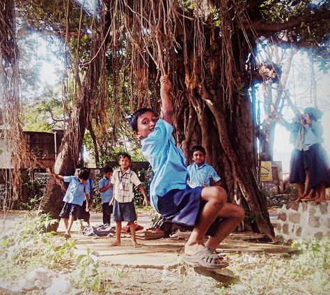 32 Pictures Of Innocent Childhood Play Around The World Childhood Memories Pictures, Nostalgic Childhood Photography, Lode A Dio, Childhood Images, Childhood Photography, Childhood Memories Art, Childhood Pictures, Village Photos, 90s Memories