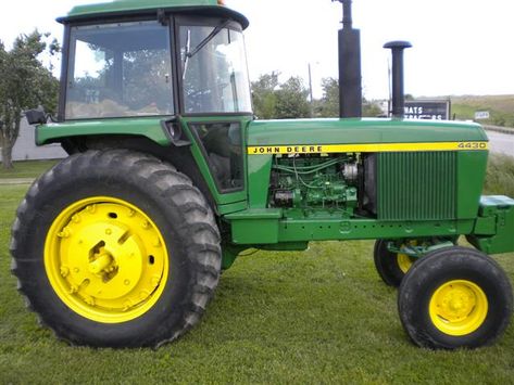 Garden Tractors For Sale, Tractors Pictures, John Deere Tractors Pictures, John Deere Garden Tractors, Tractor Pictures, Jd Tractors, Tractors For Sale, Unique Bird Houses, John Deere Tractor