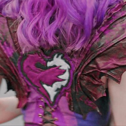 Mal Aesthetic, Mal Bertha, Dove Cameron Descendants, Mal Descendants, Descendants Characters, Mal And Evie, Disney Channel Descendants, Aesthetic Disney, Rotten To The Core