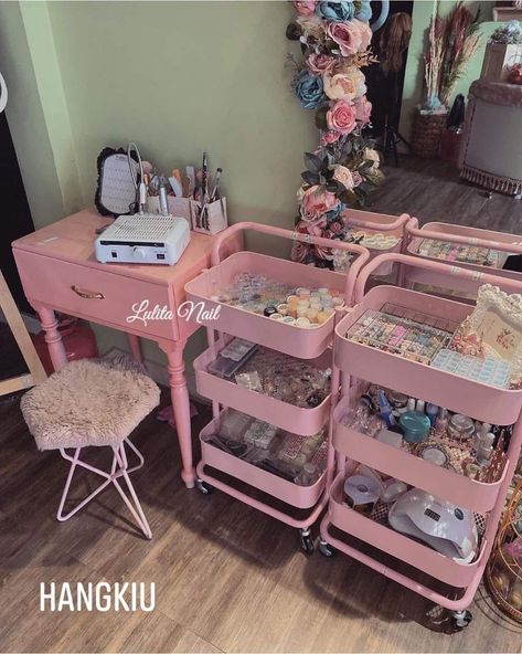 Nail Tech Cart Organization, Nail Cart Organizer, Nail Tech Room Ideas Luxury, Pink Nail Tech Room, Nail Tech Shed, Nail Corner At Home, Small Nail Room Ideas, Nail Desk Setup, Nail Shed