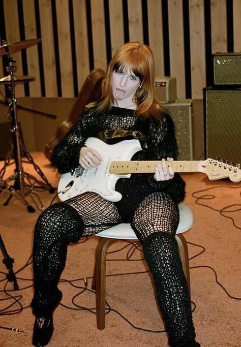 Hayley Williams, The Internet, A Woman, Guitar, Internet