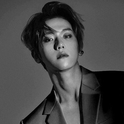 백현 | Baekhyun | EXO | 엑소 | Byun Baekhyun | LOVE SHOT | Hyunee 'ㅅ'  #exo #baekhyun Baekhyun Black And White, Baekhyun Hot, Spirit Fanfic, Black And White Photo Wall, Exo Korean, Chanyeol And Do, Xiu Min, Kim Jongdae, Lu Han