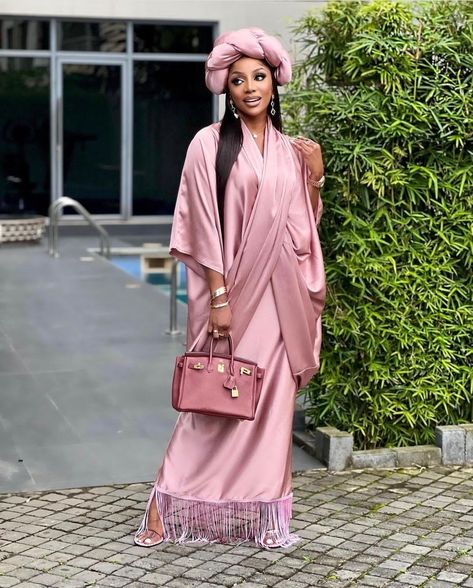 Fringe Dress Outfit, Fringe Skirt Outfit, Boubou Styles For Women, Bubu Gown Styles, Chic Dress Classy, Classy Casual Outfits, African Design Dresses, Latest African Fashion Dresses, African Attire