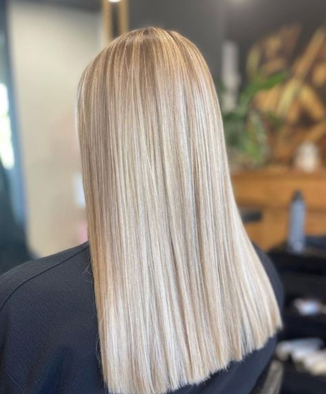 Women's Haircuts, Caring For Colored Hair, Professional Hair Color, Color Care, Professional Hair, Straight Hair, Womens Haircuts, Everyone Else, Hair Inspo