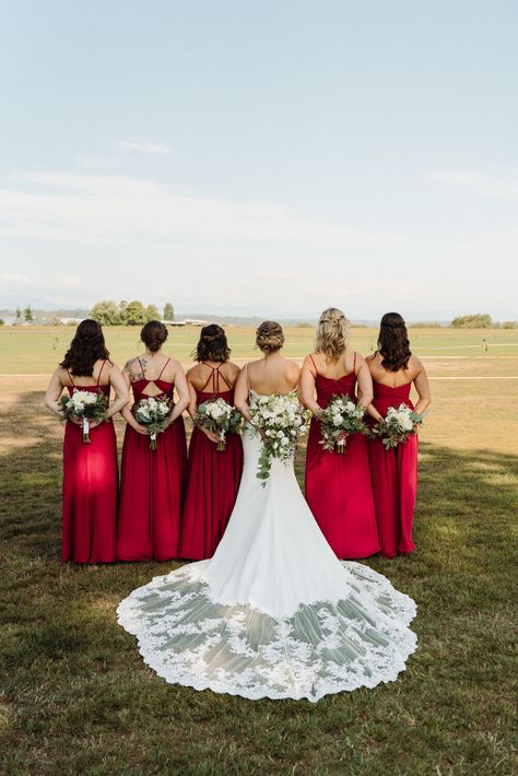 country wedding venue - neutral, red and navy wedding colors Red Spring Wedding Theme, Marine Wedding Colors Usmc Bridesmaid Dresses, Red Country Wedding Theme, Spring Red Wedding Color Schemes, Red Western Wedding Theme, Red And Tan Wedding Theme, Marine Corps Wedding Colors, Red Blue Wedding Theme, Fourth Of July Wedding Ideas