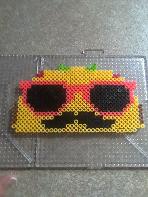 Let's taco 'bout how cool this is Pizza Perler Bead Patterns, Taco Perler Bead Patterns, Emoji Perler Bead Patterns, Toast Perler Beads, Bobs Burger Perler Bead Patterns, Rave Bae, Bead Templates, Perler Projects, Graph Patterns