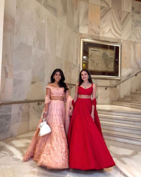 Shloka • The Silk Sneaker on Instagram: “Pink & red is always a killer combo 🌸🌺 💃🏽🔥 Shloka is wearing @pallavijaikishanofficial Tarini is wearing @ahanthembyreena” Friends Wedding Indian Outfit, Red Lehenga Simple, Wedding Indian Outfit, Lehenga Simple, Indian Bridesmaid Dresses, Simple Lehenga, Trendy Outfits Indian, Indian Outfits Lehenga, Celebrity Casual Outfits