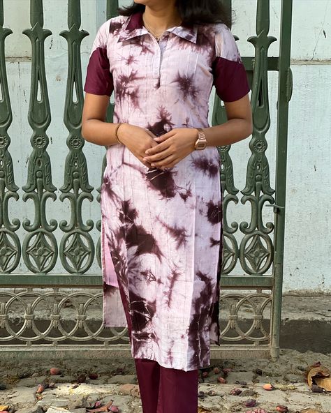 E- 1135 Tie and dye kurti set with straight cut pants , double collar with patch sleeves Sizes: XS to XXL Mild soap handwash and steam ironing is recommended Dm for orders and price Colour may slightly vary due to lighting Model Size -Xs [kurti, festive, maxi, co ord, kurta sets, regular wear, casual wear, office wear, style, marriage] #kurti#casulakurti#dailywearkurti#smallbusiness#officewearkurti#officewearstyle#kurtisofeyal#festivekurtis#kurtidesign#kurtis #kurticollection#kurtifas... Neck Models, Kurtis Design, Stylish Kurtis, Stylish Kurtis Design, Straight Cut Pants, Double Collar, Kurti Set, Long Gown Dress, Kurta Neck Design