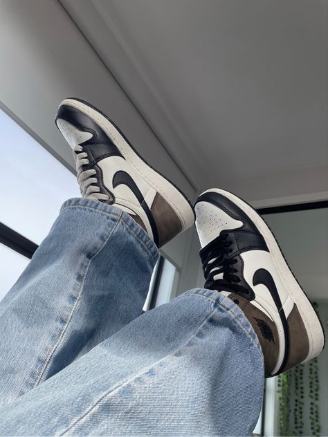 Male Shoes Aesthetic, Indie Shoes Aesthetic, Jordan 1 Aesthetic, Jordan Aesthetic, Jordan 1 Dark Mocha, Jordans Aesthetic, Jordan 1 Mocha, Y2k Shoes, Women Platform Sneakers