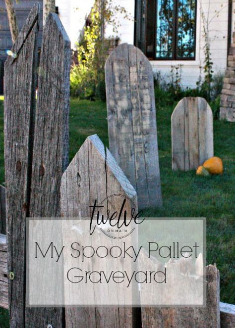 My Spooky Pallet Graveyard Halloween Pallet Fence, Pallet Coffin Diy, Pallet Wood Halloween Decorations, Wood Pallet Halloween Projects, Halloween Fence Diy, Deadly Garden, Halloween Pallet Ideas, Diy Halloween Fence, Spooky Fence