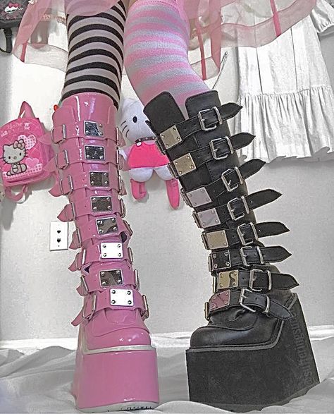 Alt Shoes, Pastel Goth Outfits, Goth Shoes, Pastel Goth Fashion, Alt Outfits, Aesthetic Grunge Outfit, Kawaii Shoes, Estilo Punk, Swag Shoes