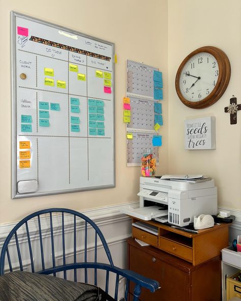 Part of my corner of quasi-sanity. Never you mind that the top of the whiteboard still says “July.” My tasks” notes are logical. Probably. Side note: see my jar on the printer that has my “completed” stickies from the past few weeks? Ok, (1) that was a genius thing I saw Tammi Labrecque (the Newsletter Ninja) do, and it’s super helpful when I feel like I’m getting nowhere, and (2) I dreamt last night that the jar had grown to where it was about to knock the clock off the wall and the notes i... Work Whiteboard Organization, Whiteboard Organization Office, Whiteboard Bedroom, Whiteboard Layout, Whiteboard Organization, Office Whiteboard, Work Place, Office Organization, Whiteboard